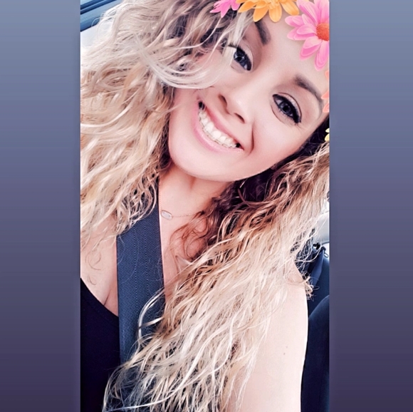 Meet your Posher, Sandra - Picture 2 of 2